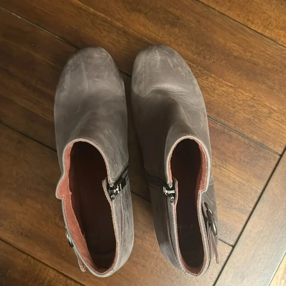 Dansko gray heeled soft leather boots size 39 - Picture 3 of 9